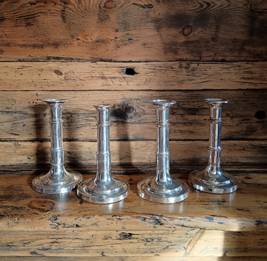 Q5lOdcWf_Fine Group of Four Georgian Silver Plated Telescopic Candlesticks  (1).jpg